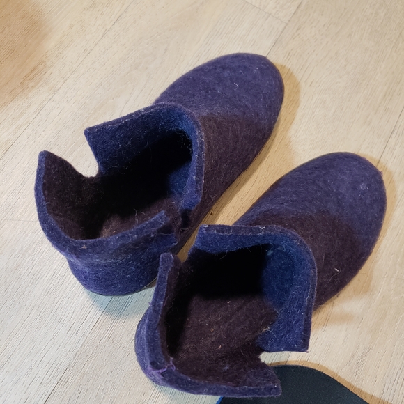 Women's Purple Wool Boots - Picture 6 of 9